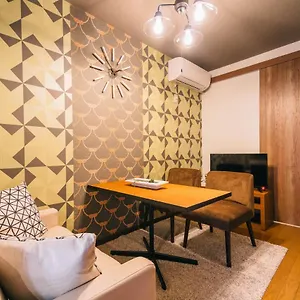 Ikidane House Kyobashi アパート